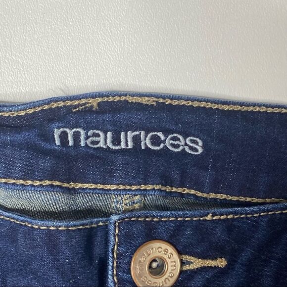 Maurice’s | Denim Capri’s with a Raw Hem - Picture 3 of 7